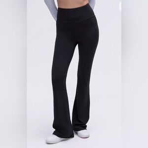 Lululemon Groove Nulu Super-High-Rise Flared Pant size 2 in black